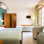 Parco Dei Pini - 100mt Dal Mare 3* Follonica