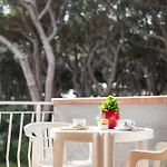 Hotel Parco Dei Pini - 100mt Dal Mare Follonica