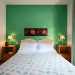 Parco Dei Pini - 100mt Dal Mare Hotel