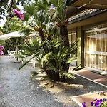 Parco Dei Pini - 100mt Dal Mare 3* Follonica