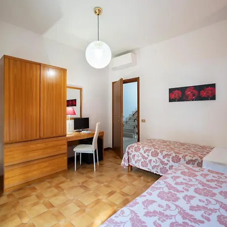Parco Dei Pini - 100mt Dal Mare 폴로니카