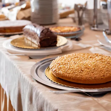 호텔 Parco Dei Pini - 100mt Dal Mare 3*