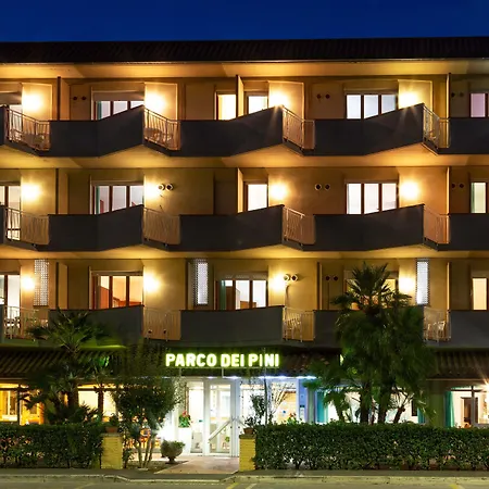Parco Dei Pini - 100mt Dal Mare 호텔 폴로니카