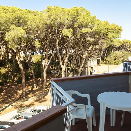 Parco Dei Pini - 100mt Dal Mare 3* 폴로니카