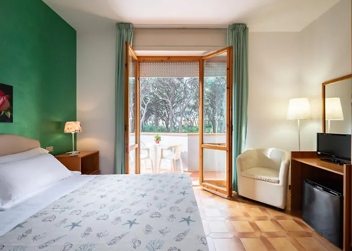 Parco Dei Pini - 100mt Dal Mare 3*