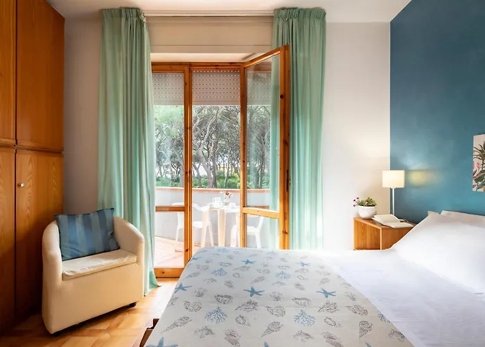 Parco Dei Pini - 100mt Dal Mare 호텔 3*