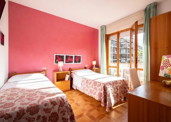 Parco Dei Pini - 100mt Dal Mare 호텔 폴로니카