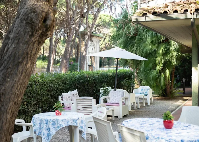 Parco Dei Pini - 100mt Dal Mare 호텔 3*