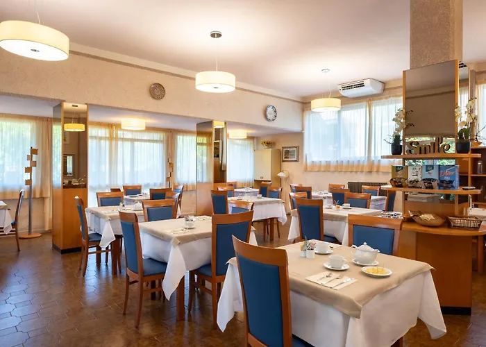 Parco Dei Pini - 100mt Dal Mare 3*