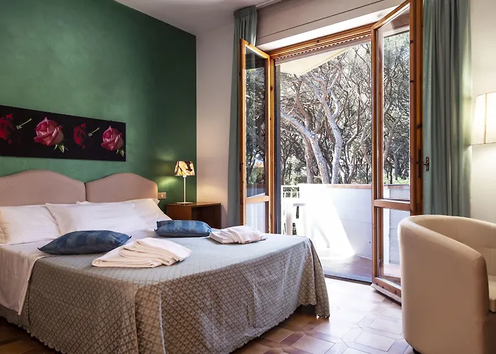 호텔 Parco Dei Pini - 100mt Dal Mare 3*