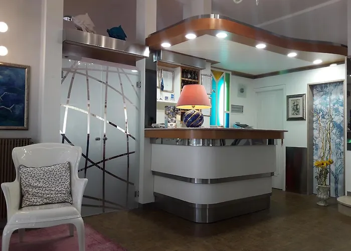 Parco Dei Pini - 100mt Dal Mare 호텔 3*