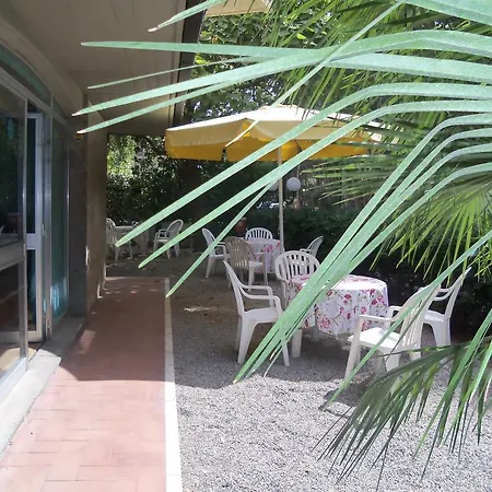 Parco Dei Pini - 100mt Dal Mare Hotel 3*