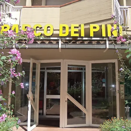 Hotel Parco Dei Pini - 100mt Dal Mare