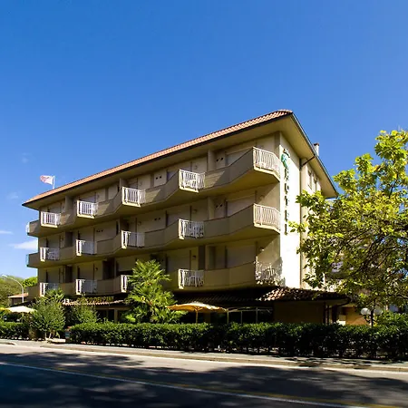 Hotel Parco Dei Pini - 100mt Dal Mare