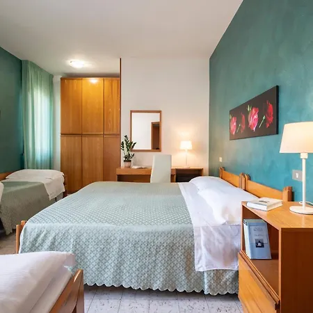 Hotel Parco Dei Pini - 100mt Dal Mare Follonica