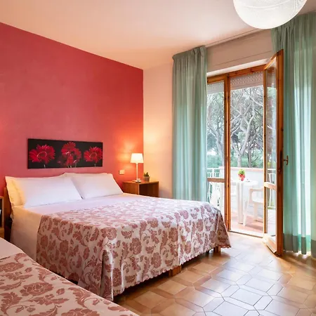 Parco Dei Pini - 100mt Dal Mare Hotel 3*