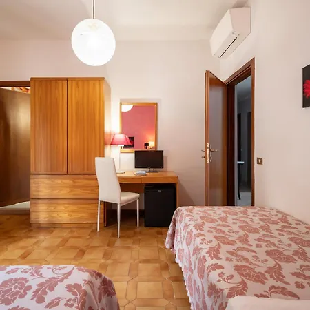 Parco Dei Pini - 100mt Dal Mare Hotel