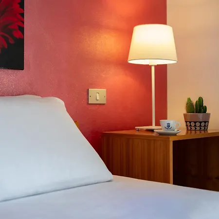 Hotel Parco Dei Pini - 100mt Dal Mare 3*