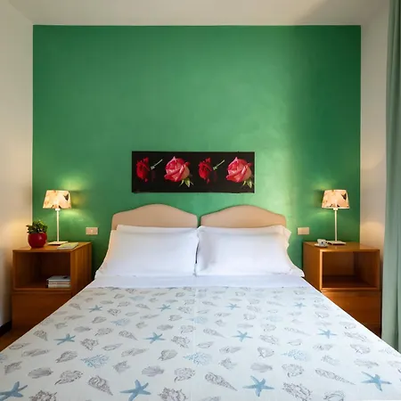 Parco Dei Pini - 100mt Dal Mare Hotel