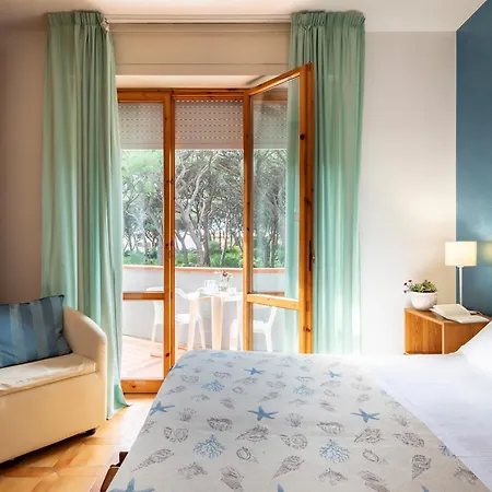 Parco Dei Pini - 100mt Dal Mare Hotel 3*