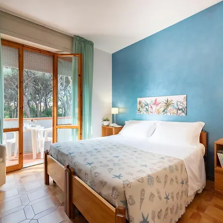 Parco Dei Pini - 100mt Dal Mare Hotel 3*