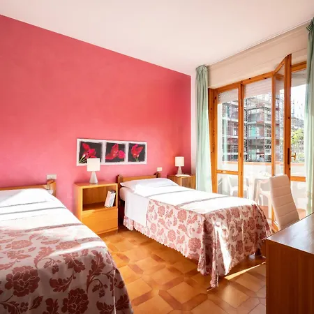 Parco Dei Pini - 100mt Dal Mare Hotel Follonica